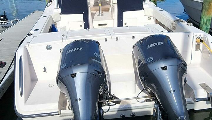 2004 Grady-White 33 express