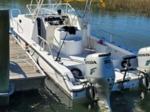 2005 Twin Vee Powercat hawaiian