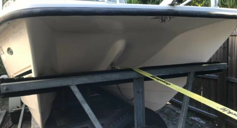 2005 Twin Vee Powercat hawaiian