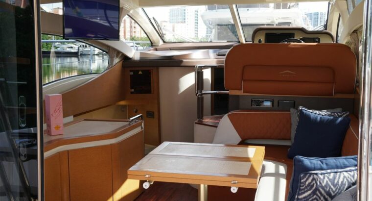 2017 AZIMUT 42’ FLYBRIDGE