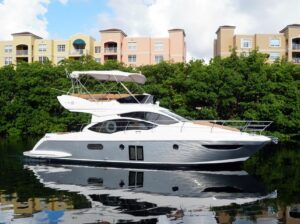 2017 AZIMUT 42’ FLYBRIDGE