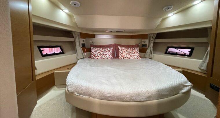 2017 AZIMUT 42’ FLYBRIDGE