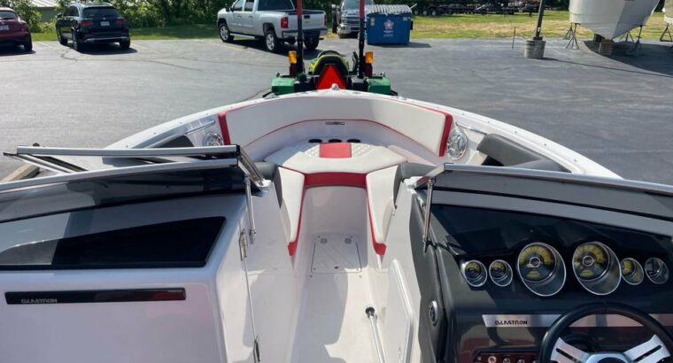 2017 Glastron gt245