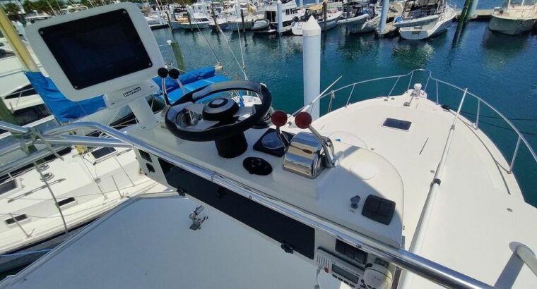 1998 SEA RAY 370 express sports cruiser