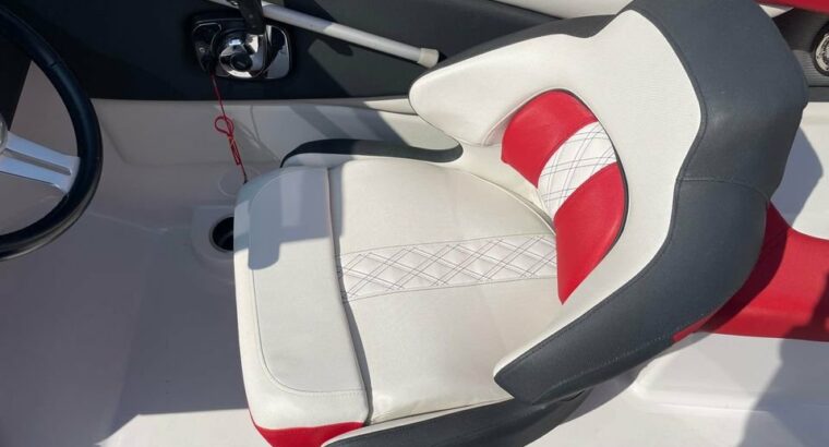 2017 Glastron gt245