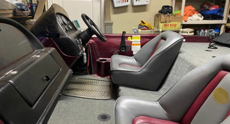 2000 Javelin 19’ renegade dual console