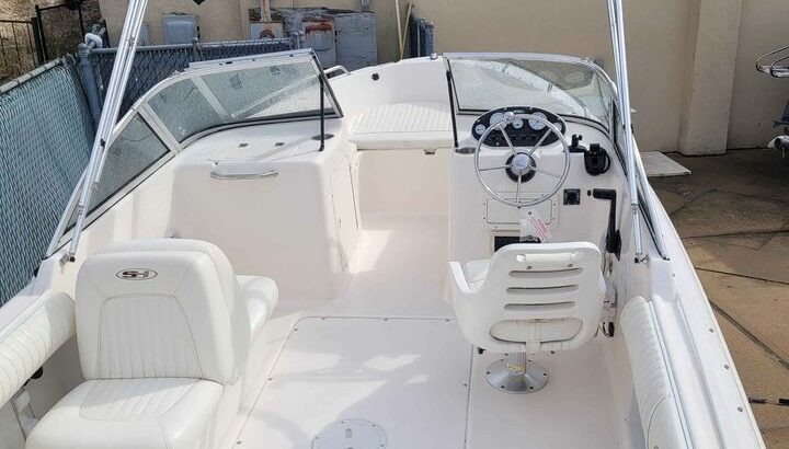 2007 Sea Hunt Escape 186 DC (Dual Console)