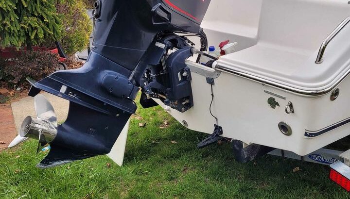 2007 Sea Hunt Escape 186 DC (Dual Console)