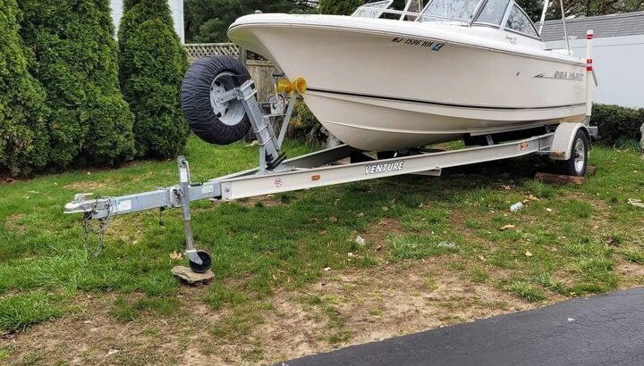 2007 Sea Hunt Escape 186 DC (Dual Console)