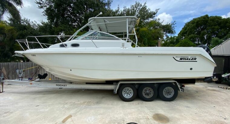 2000 BOSTON WHALER 305 conquest