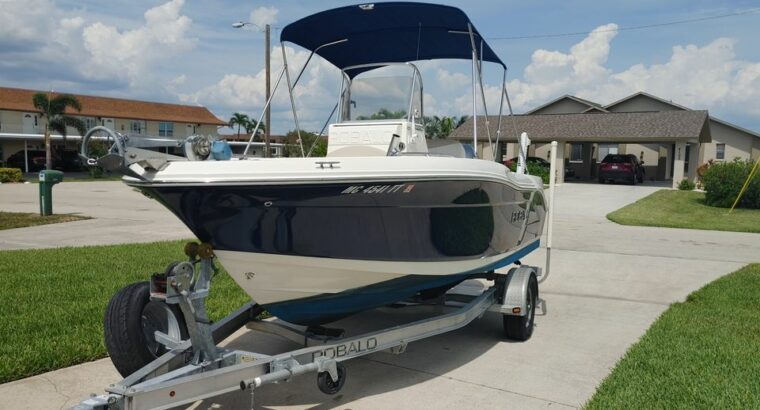 2014 Robalo r180 center console