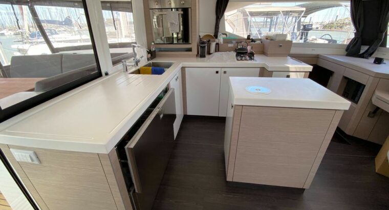 2021 Fountaine Pajot saona 47